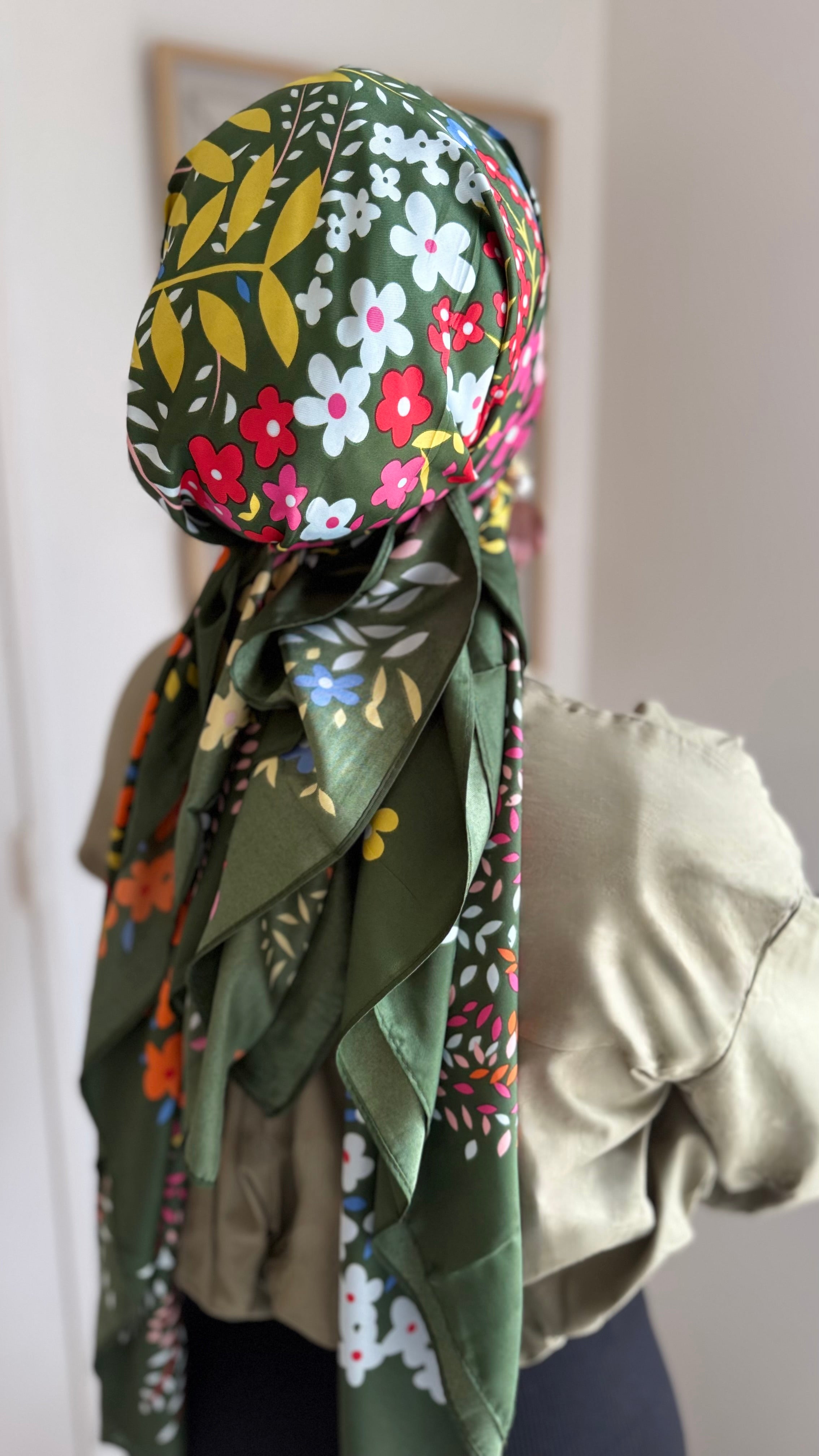 Grand carré de soie Rania