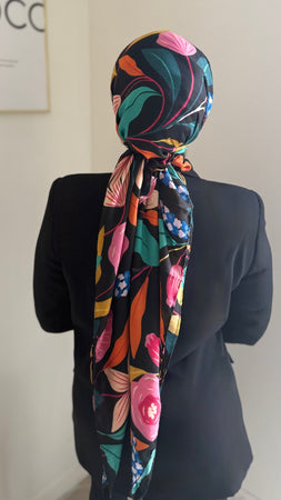 Grand carré viscose flora noir